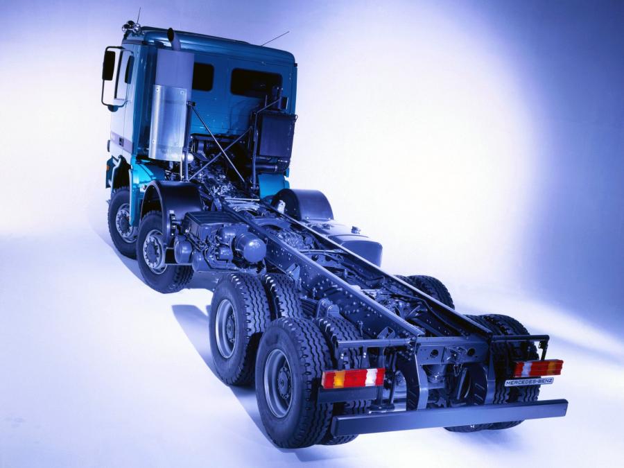 Mercedes-Benz Actros 4143 1997 года  (фото 9 из 11)